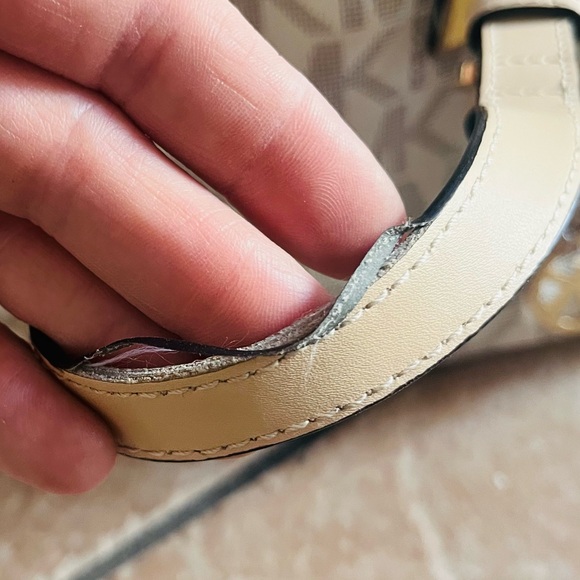 Michael Kors Grayson medium satchel w/matching checkbook cover - Picture 6 of 14